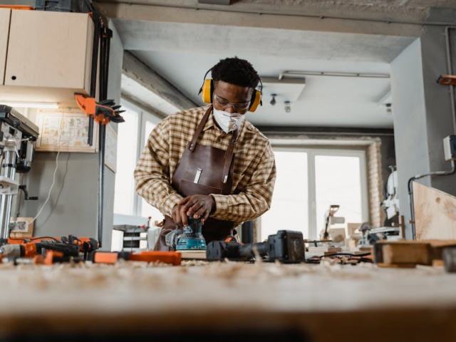 Location ponceuse parquet : tout savoir avant de louer ou acheter